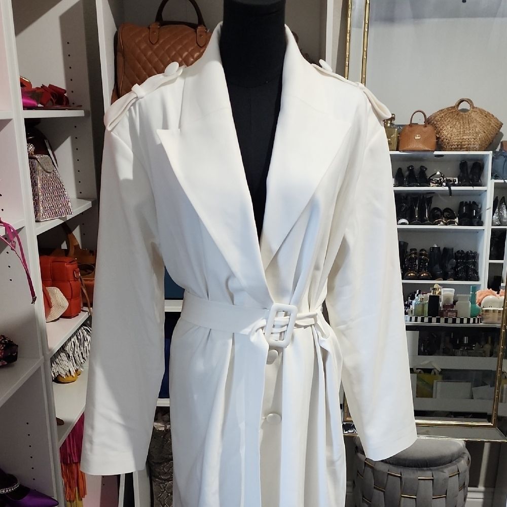 BCBGMaxAzria Classic White Belted Trenchcoat - Picture 3 of 8